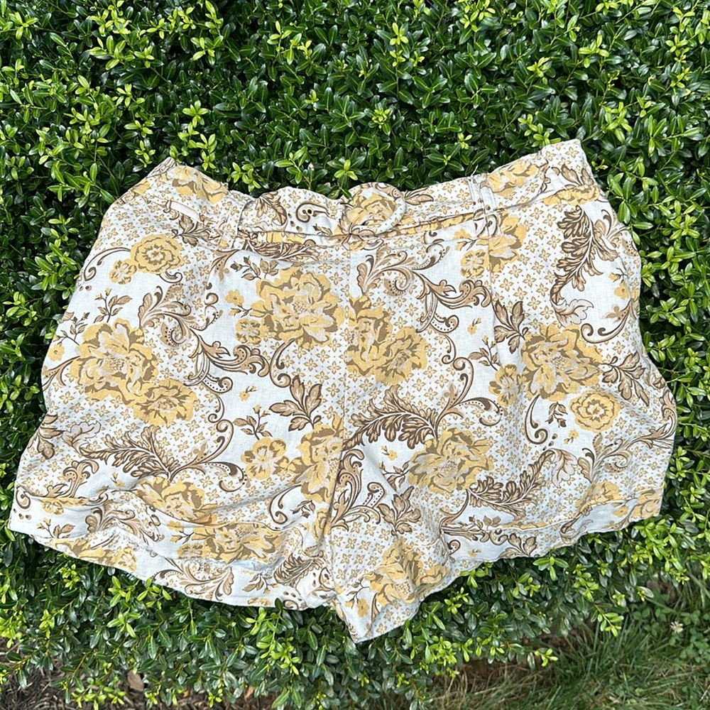 MAISON D’AMELIE 12  linen blend shorts yellow/cream floral Belted Cuffed